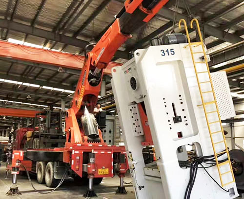 红安附近随车吊出租，轻松解决运输难题