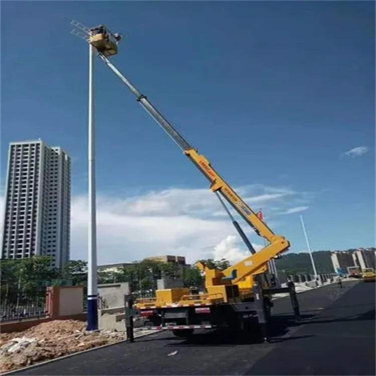 红安维修路灯的曲臂升降车出租