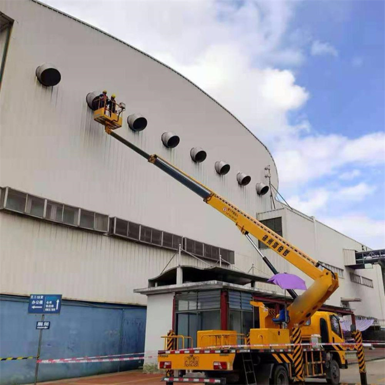 红安高空作业车出租服务：专业广告牌安装解决方案