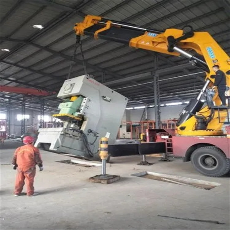 红安80吨折臂吊车出租附近电话