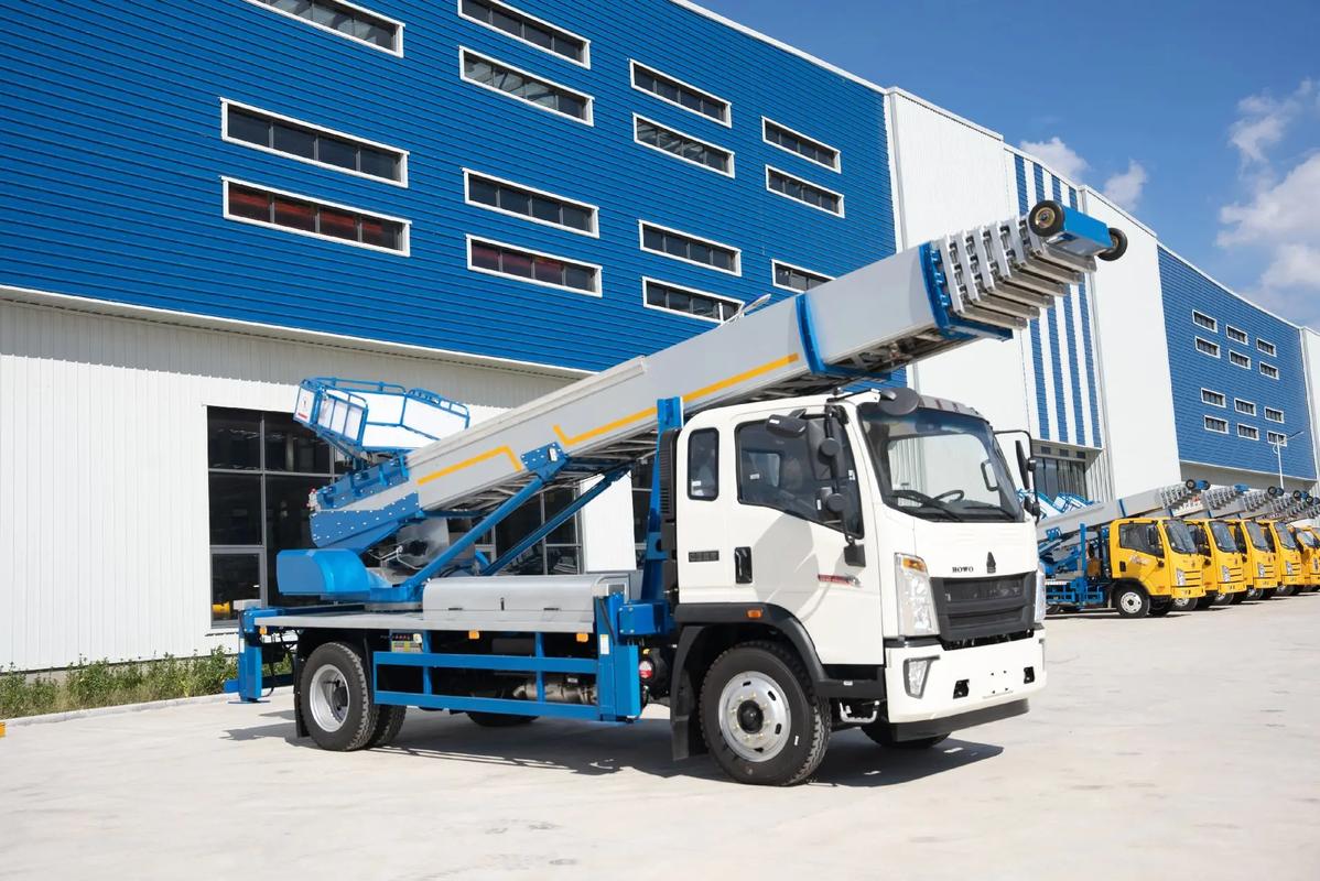 红安出租云梯车高空作业车 建筑垃圾搬运