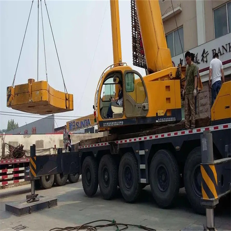 红安当地吊车出租|机器吊装|75吨|工厂搬迁服务